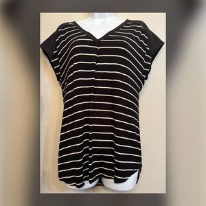 Adrienne Vittadini Black V-neck Short Sleeve Top with Relaxed Fit